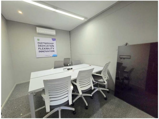 Oficina en venta en Las Lomas No.1, Medellín, 254 m² · foto 7 de 11