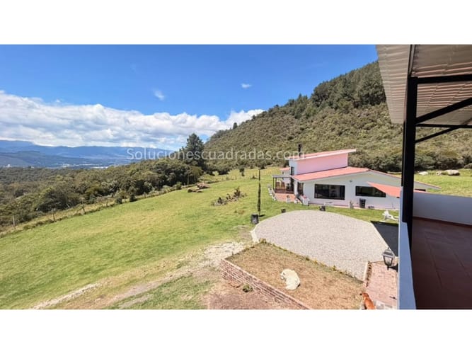 Casa de 5 alcobas en venta en Bella Vista, Sopó, 435 m² · foto 3 de 24