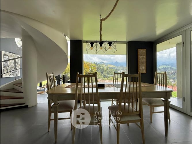 Casa de 3 alcobas en arriendo en Alhambra, Manizales, 277 m² · foto 2 de 15