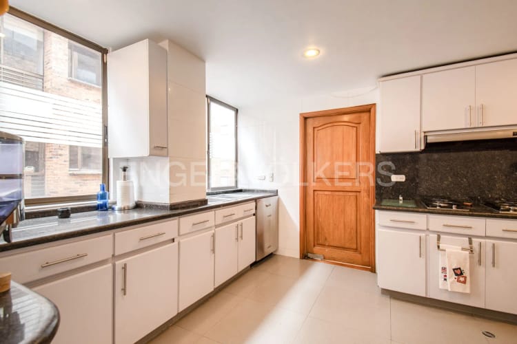 Apartamento de 3 alcobas en venta en Chicó Navarra, Bogotá, 196 m² · foto 11 de 18
