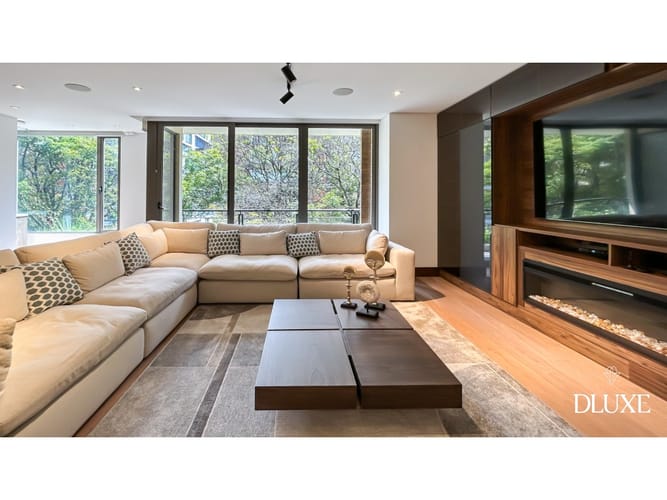 Apartamento de 3 alcobas en venta en Chico Norte, Bogotá, 203 m² · foto 3 de 24