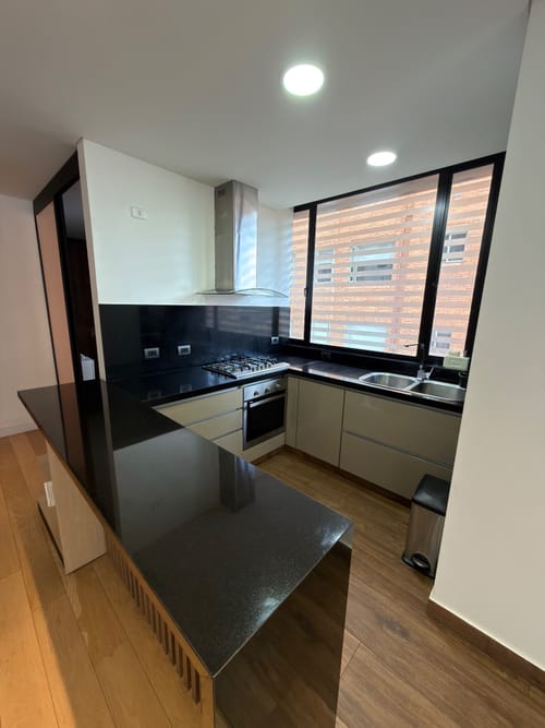 Apartamento de 3 alcobas en venta en Chicó Reservado, Bogotá, 186 m² · foto 9 de 17