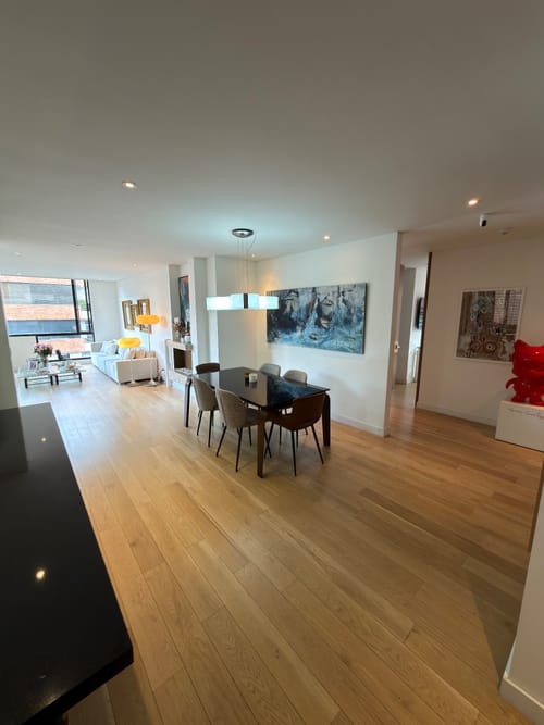 Apartamento de 3 alcobas en venta en Chicó Reservado, Bogotá, 186 m² · foto 2 de 17