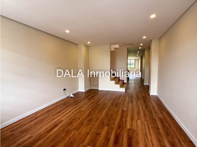 Casa de 3 alcobas en venta en Cota, 157 m² · foto 2 de 24