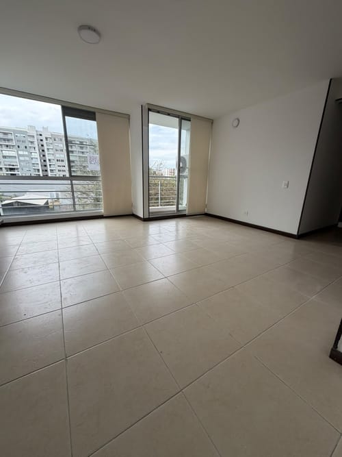 Apartamento de 3 alcobas en venta en Valle Del Lili, Cali, 80 m² · foto 3 de 13