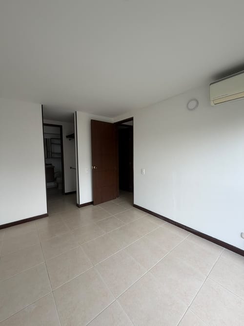 Apartamento de 3 alcobas en venta en Valle Del Lili, Cali, 80 m² · foto 10 de 13