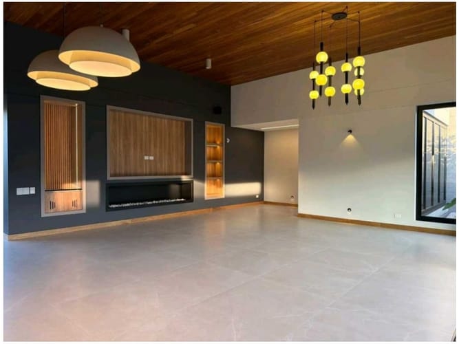 Casa de 5 alcobas en venta en Llano Grande, Rionegro, 466 m² · foto 4 de 14