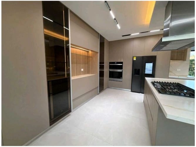 Casa de 5 alcobas en venta en Llano Grande, Rionegro, 466 m² · foto 6 de 14