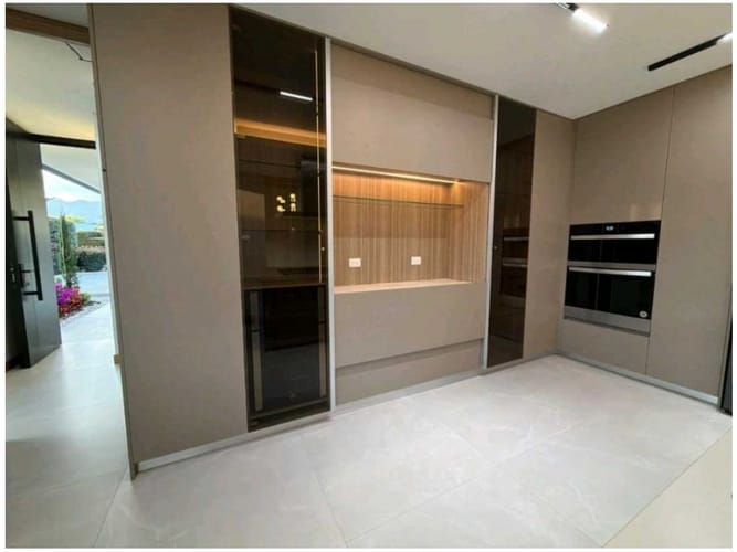 Casa de 5 alcobas en venta en Llano Grande, Rionegro, 466 m² · foto 7 de 14
