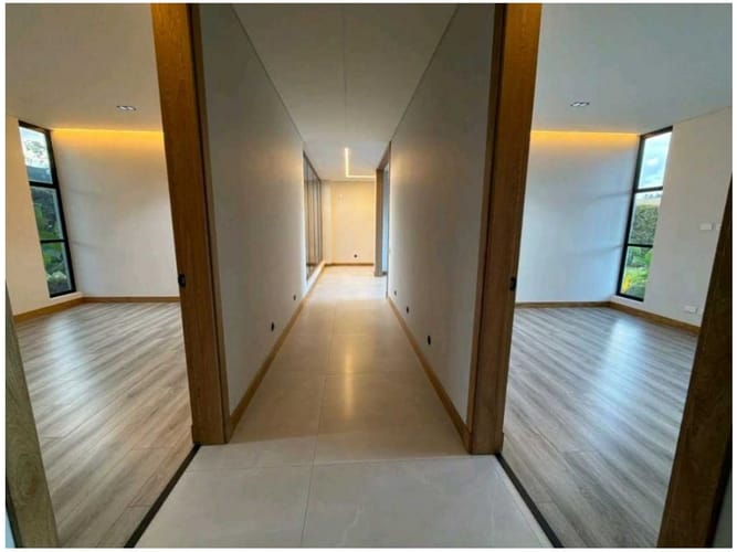 Casa de 5 alcobas en venta en Llano Grande, Rionegro, 466 m² · foto 9 de 14