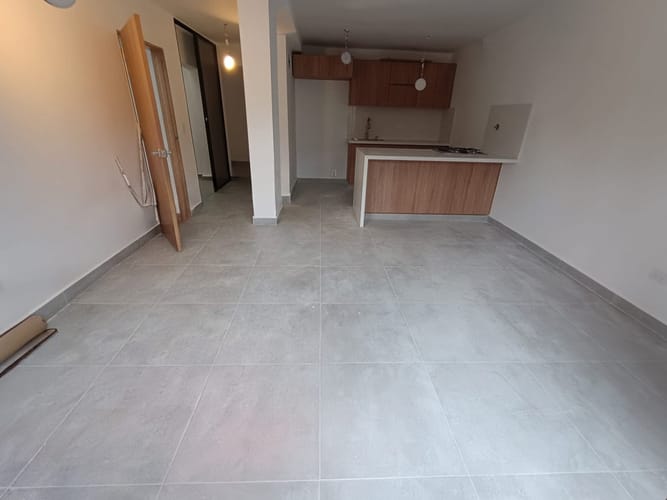 Apartamento de 2 alcobas en arriendo en Zona Centro, Envigado, 98 m² · foto 3 de 12