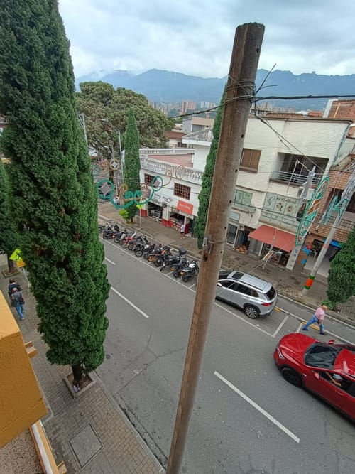 Apartamento de 2 alcobas en arriendo en Zona Centro, Envigado, 98 m² · foto 10 de 12