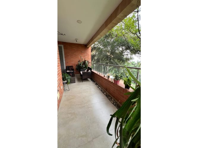 Apartamento de 3 alcobas en venta en Cristales, Cali, 122 m² · foto 3 de 24