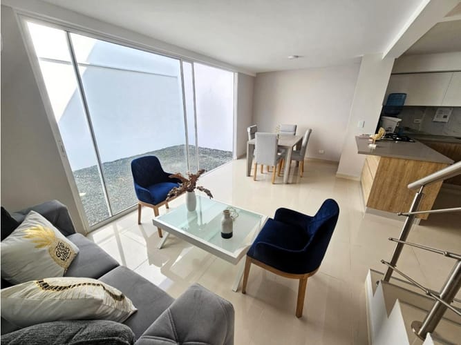 Casa de 3 alcobas en venta en Cr. Country Plaza, Jamundí, 117 m² · foto 2 de 24