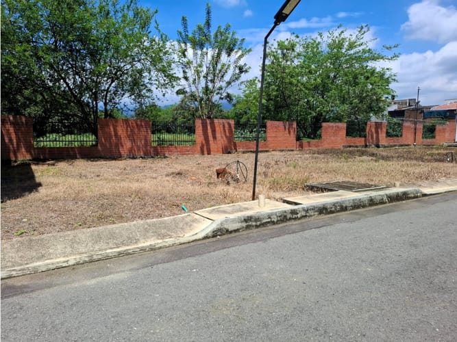 Casa de 3 alcobas en venta en Cr. Country Plaza, Jamundí, 117 m² · foto 23 de 24