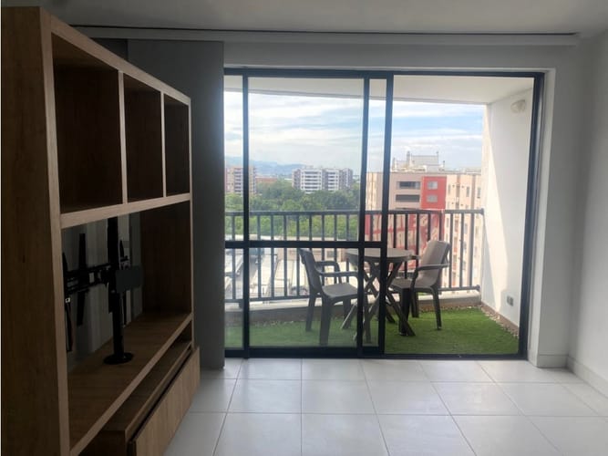 Apartaestudio en venta en La Flora, Cali, 38 m² · foto 2 de 21