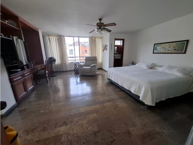 Apartamento de 3 alcobas en venta en Santa Teresita, Cali, 264 m² · foto 2 de 23