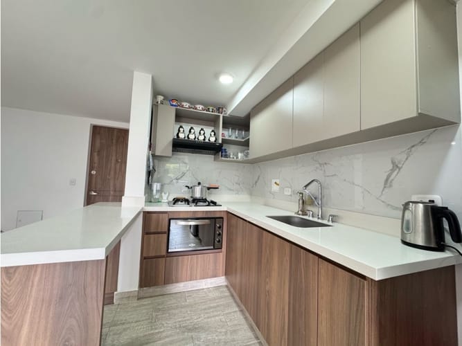 Apartamento de 3 alcobas en venta en Cañaveralejo, Sabaneta, 82 m² · foto 2 de 6