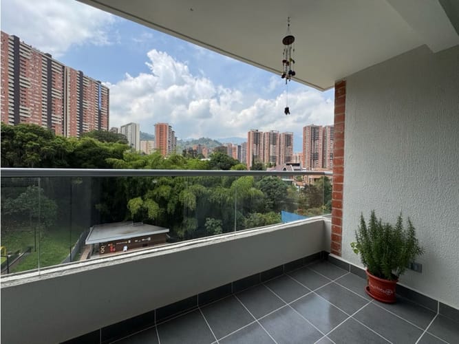 Apartamento de 3 alcobas en venta en Cañaveralejo, Sabaneta, 82 m² · foto 3 de 6