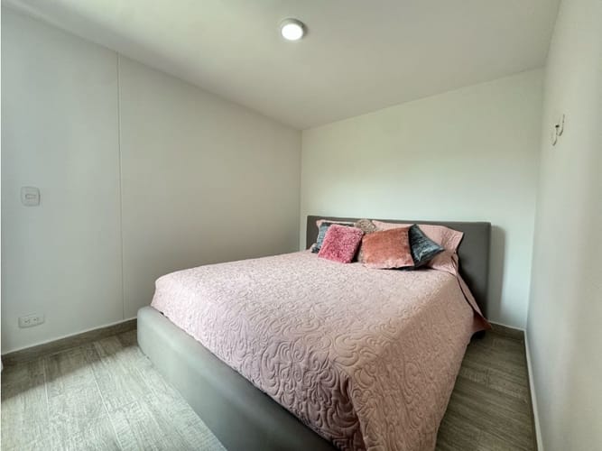 Apartamento de 3 alcobas en venta en Cañaveralejo, Sabaneta, 82 m² · foto 6 de 6