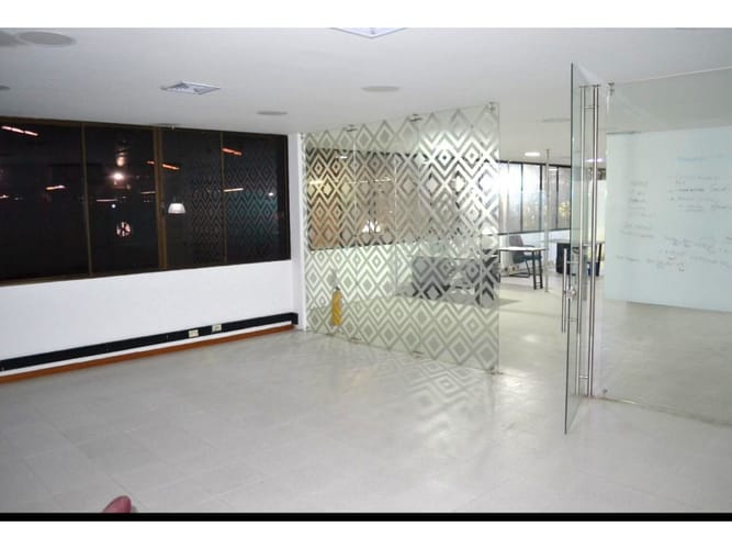Bodega en arriendo en Zona Industrial, Cali, 3027 m² · foto 3 de 24