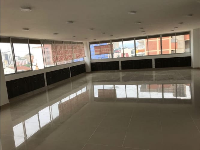 Oficina en arriendo en Granada, Cali, 126 m² · foto 2 de 14