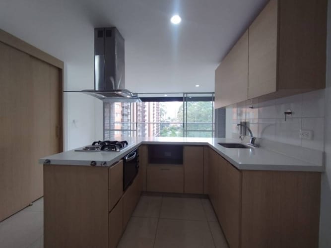 Apartamento de 2 alcobas en arriendo en San Remo, Sabaneta, 68 m² · foto 2 de 21
