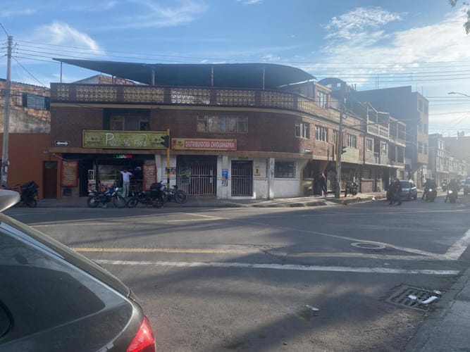 Casa de 5 alcobas en venta en Las Delicias, Bogotá, 430 m² · foto 4 de 4