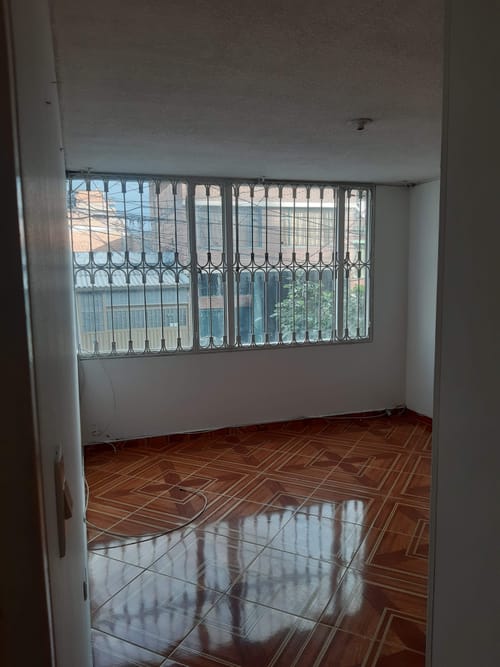 Casa de 4 alcobas en arriendo en Villa Luz, Bogotá, 85 m² · foto 2 de 9