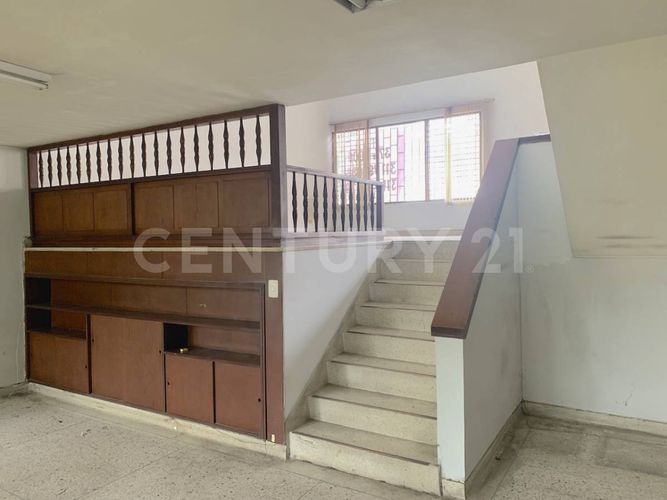 Casa de 3 alcobas en venta en Santa Rita, Cali, 525 m² · foto 3 de 17