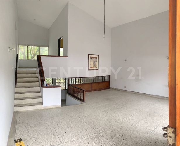 Casa de 3 alcobas en venta en Santa Rita, Cali, 525 m² · foto 5 de 17