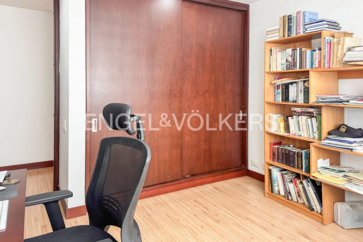 Apartamento de 2 alcobas en venta en Santa Barbara Central, Bogotá, 91 m² · foto 8 de 9