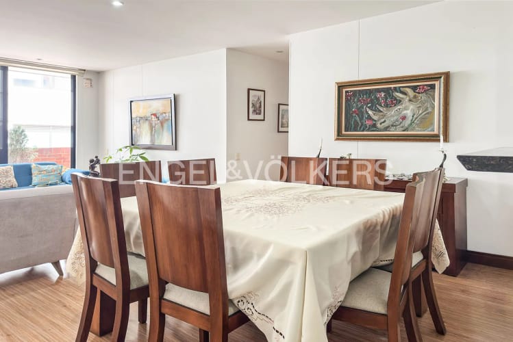 Apartamento de 2 alcobas en venta en Santa Barbara Central, Bogotá, 91 m² · foto 2 de 9