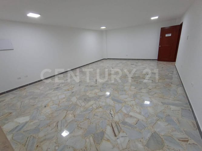 Oficina en venta en San Fernando Viejo, Cali, 40 m² · foto 2 de 6