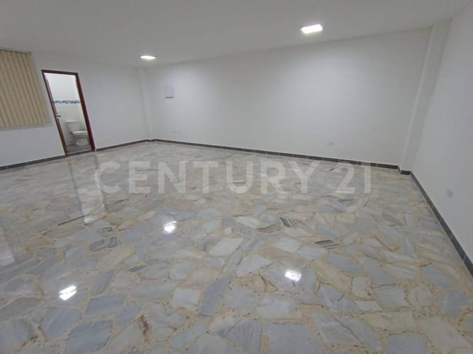 Oficina en venta en San Fernando Viejo, Cali, 40 m² · foto 3 de 6