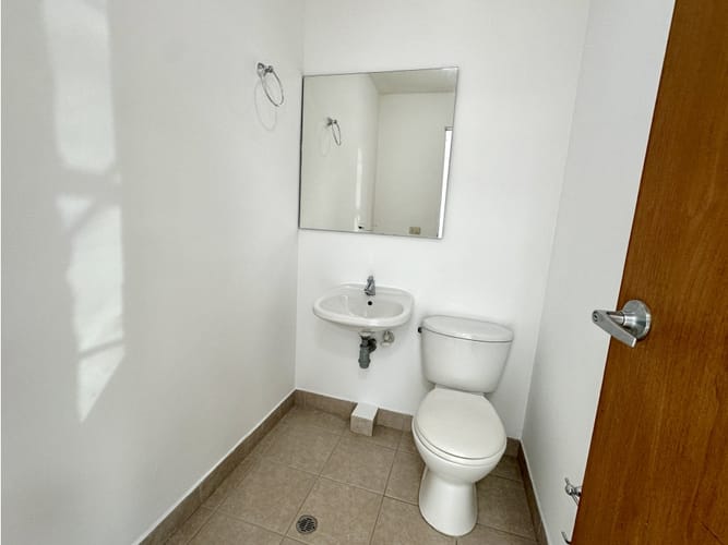 Oficina en arriendo en Milla De Oro, Medellín, 78 m² · foto 10 de 11