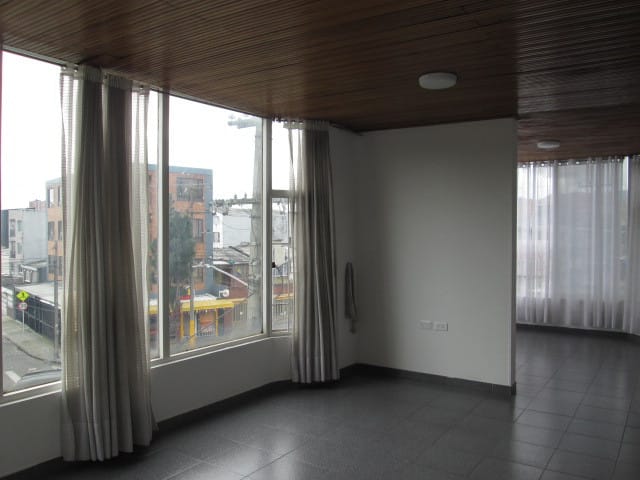 Apartamento de 3 alcobas en venta en Marsella, Bogotá, 85 m² · foto 3 de 21