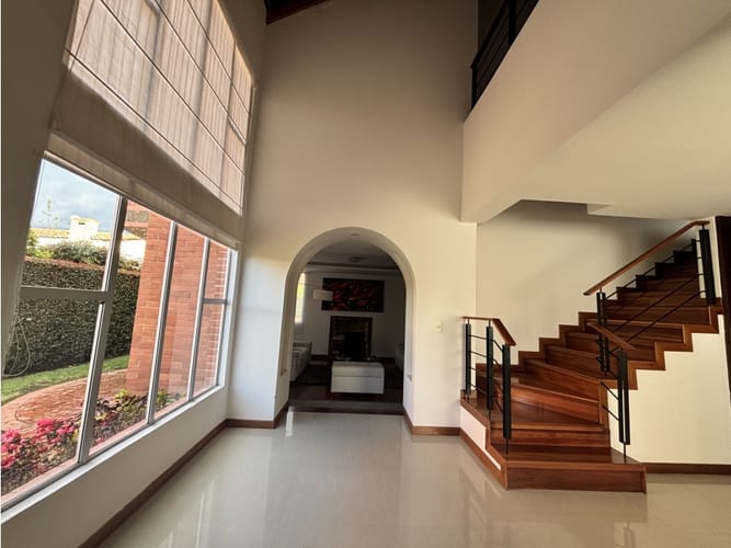 Casa de 4 alcobas en venta en Camino La Floresta, Chía, 250 m² · foto 2 de 24