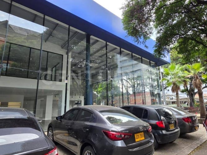 Local en arriendo en Santa Monica, Cali, 440 m² · foto 2 de 12