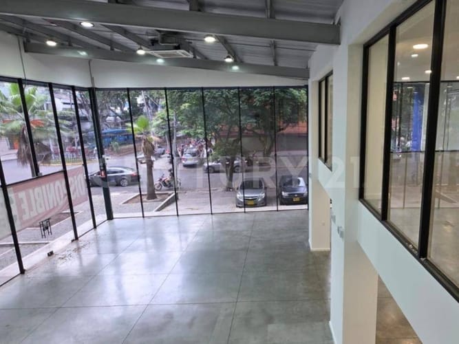 Local en arriendo en Santa Monica, Cali, 440 m² · foto 6 de 12