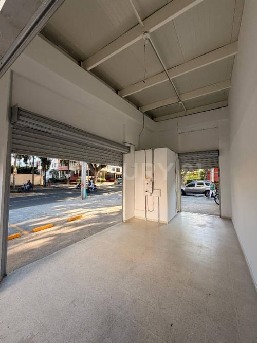 Local en arriendo en El Refugio, Cali, 24 m² · foto 6 de 8