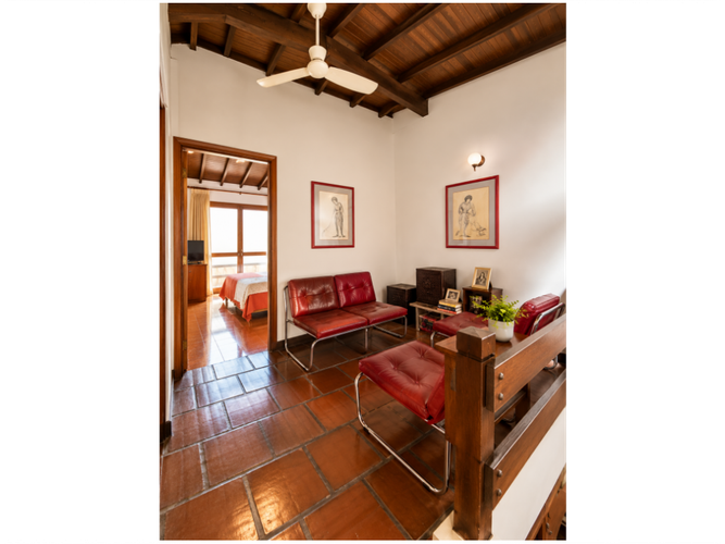 Casa de 3 alcobas en venta en La Almeria, Medellín, 201 m² · foto 8 de 12