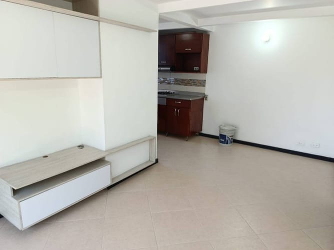 Apartamento de 2 alcobas en arriendo en Loma Del Indio, Medellín, 56 m² · foto 2 de 11
