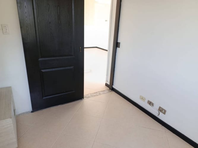 Apartamento de 2 alcobas en arriendo en Loma Del Indio, Medellín, 56 m² · foto 8 de 11