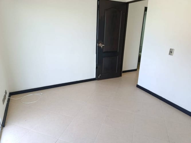 Apartamento de 2 alcobas en arriendo en Loma Del Indio, Medellín, 56 m² · foto 9 de 11