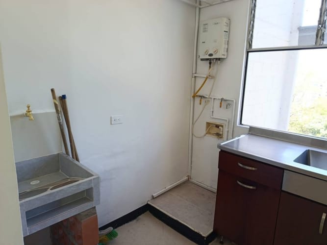 Apartamento de 2 alcobas en arriendo en Loma Del Indio, Medellín, 56 m² · foto 11 de 11