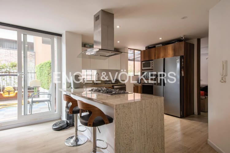 Apartamento de 3 alcobas en venta en Chico Norte, Bogotá, 148 m² · foto 4 de 17