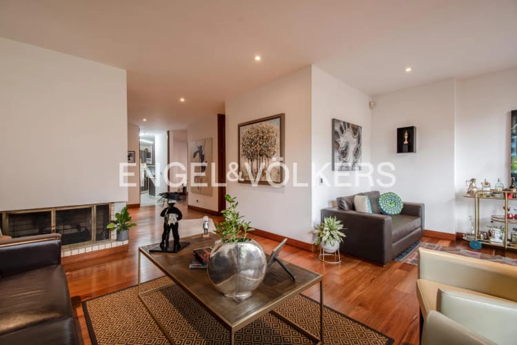 Apartamento de 3 alcobas en venta en Chicó Reservado, Bogotá, 165 m² · foto 3 de 15