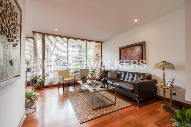Apartamento de 3 alcobas en venta en Chicó Reservado, Bogotá, 165 m² · foto 2 de 15