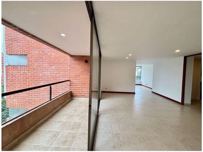 Apartamento de 3 alcobas en venta en Los Parra, Medellín, 130 m² · foto 4 de 24
